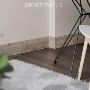 Плинтус Cezar Hi-Line Prestige M290 Дуб кельский 22х75 мм (пог. м)