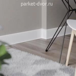 Плинтус Cezar Hi-Line Prestige M089 Белый мат 22х75 мм (пог. м)