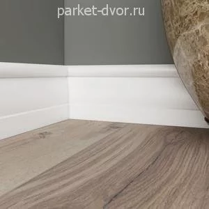 Плинтус Ultrawood Base 0020 15х60х2440 мм (пог. м)