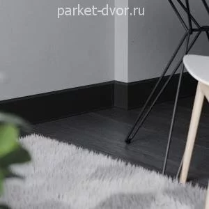 Плинтус Cezar Hi-Line Prestige M090 Чёрный 22х75 мм (пог. м)